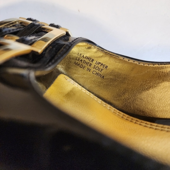 Tahari Black  shiny patent leather open toe shoes size 6M - Picture 13 of 14